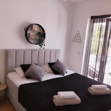 Studio Apartman Marly Daire Pula Dış mekan fotoğraf