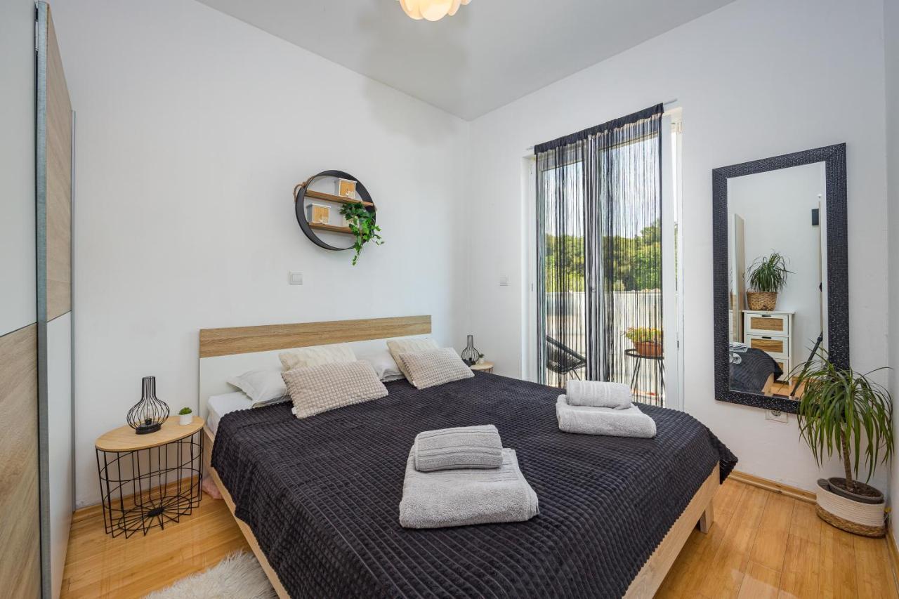 Studio Apartman Marly Daire Pula Dış mekan fotoğraf