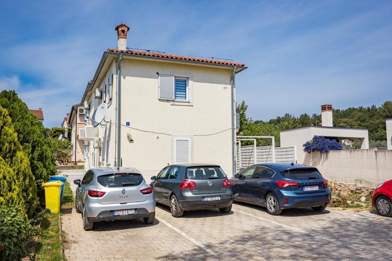 Studio Apartman Marly Daire Pula Dış mekan fotoğraf